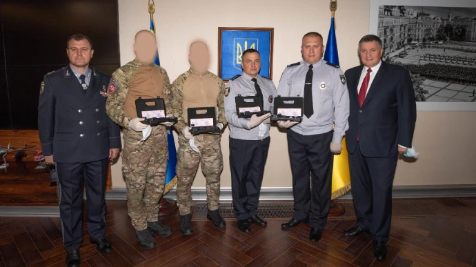 Аваков нагородив поліцейських за ліквідацію 