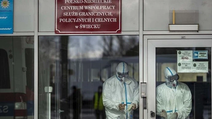 Влада Польщі оголосила нові обмеження після антирекорду заражень і смертей
