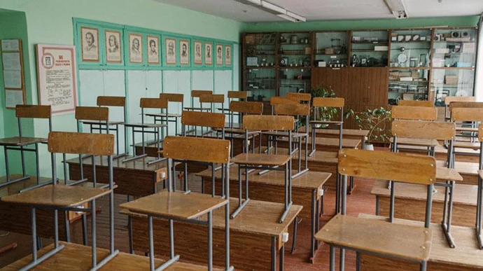 Окупанти закривають заклади освіти на Донбасі