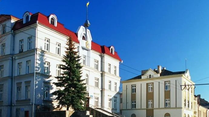 Луцька міськрада відкинула жорсткий карантин і просить поліцію не кошмарити бізнес