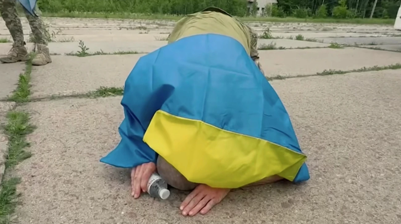 Наймолодшому звільненому з полону 4 липня – 20 років: як проходив 8 етап обміну 
