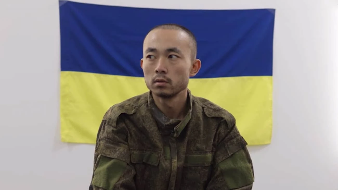 З'явилось нове відео допиту полоненого з КНР, він заявив, що хоче в Китай, а не до РФ