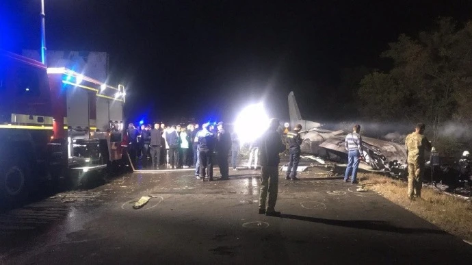 Є інформація, що перед падінням у літака АН-26 відмовив один двигун - глава ОДА
