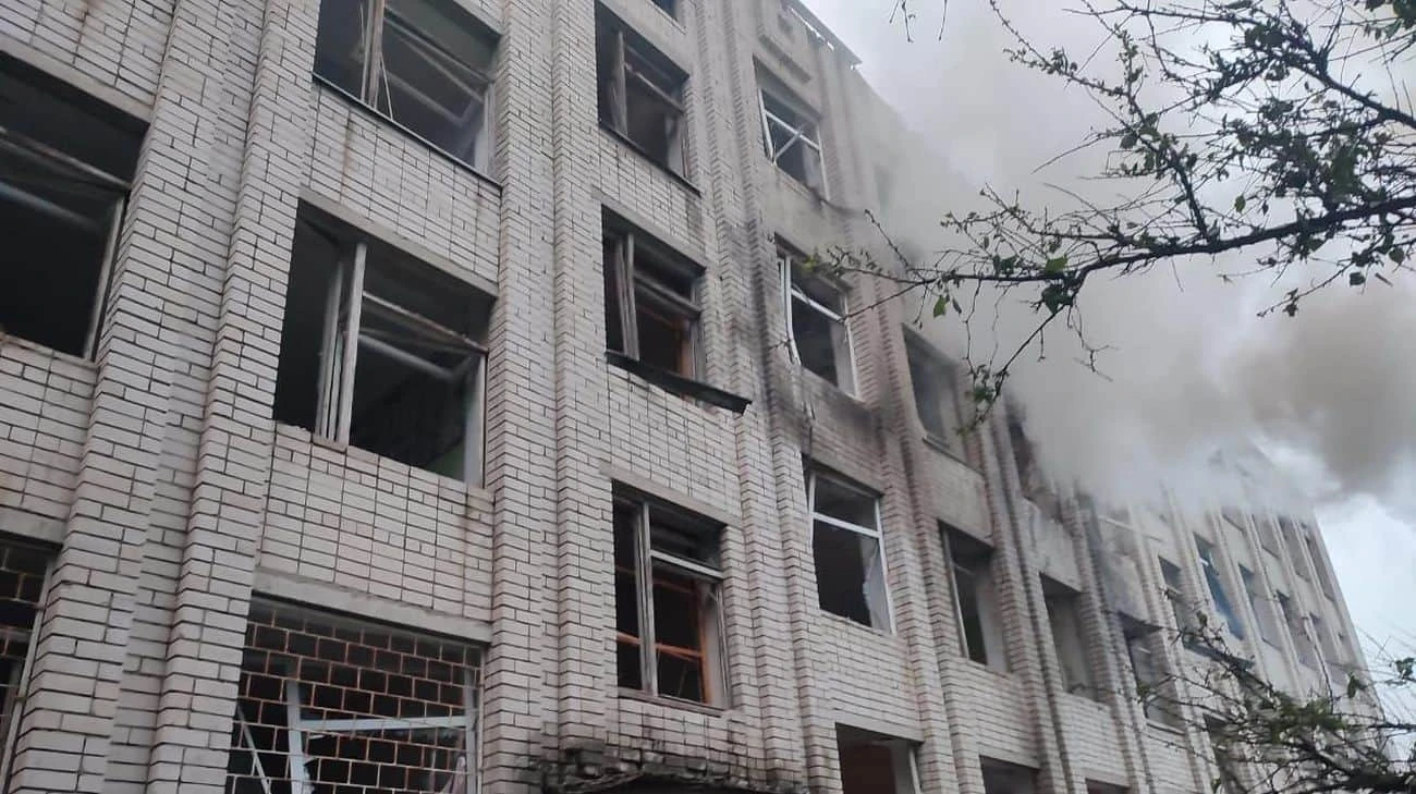 На Черкащині через російські удари дронами поранений чоловік, пошкоджена інфраструктура