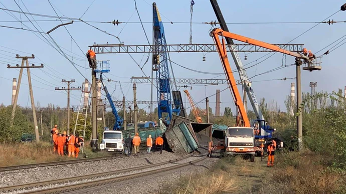 Чоловіка, через якого зійшов вантажний потяг, затримали