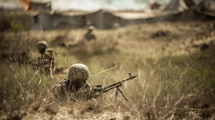 На Донбасі підірвалися двоє військових: отримали осколкові поранення