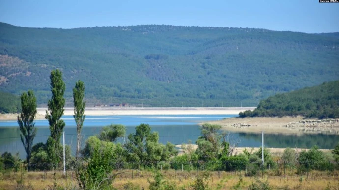 У Севастополі висихає Чорноріченське водосховище, окупанти шукають воду