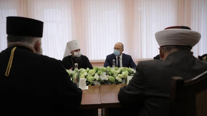 Шмигаль закликав церковників об’єднатися в боротьбі з COVID-19 перед святами