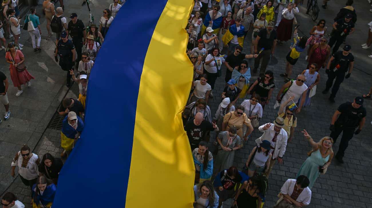 Третина українці допускають переговори з РФ лише після звільнення всіх територій – опитування