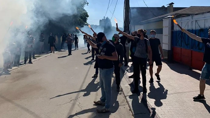 У Харкові сутички Нацкорпусу і прихильників Шарія: є постраждалі