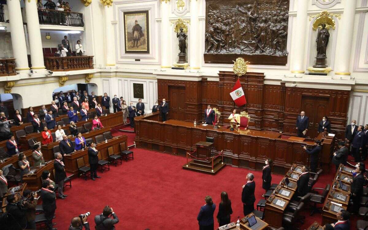 Congreso de Perú aprueba retorno de senadores y diputados luego de tres décadas con un solo órgano legislativo