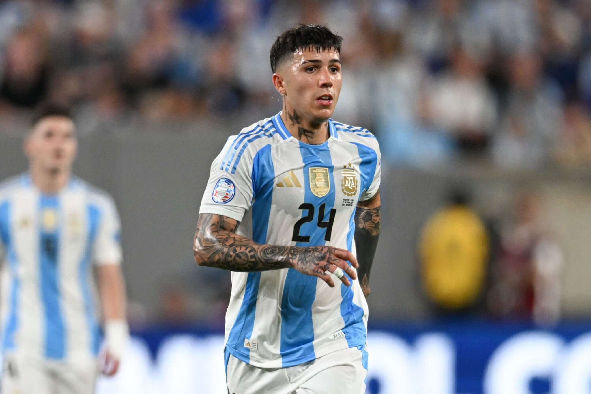 Se disculpa Enzo Fernández por cántico racista de Selección Argentina