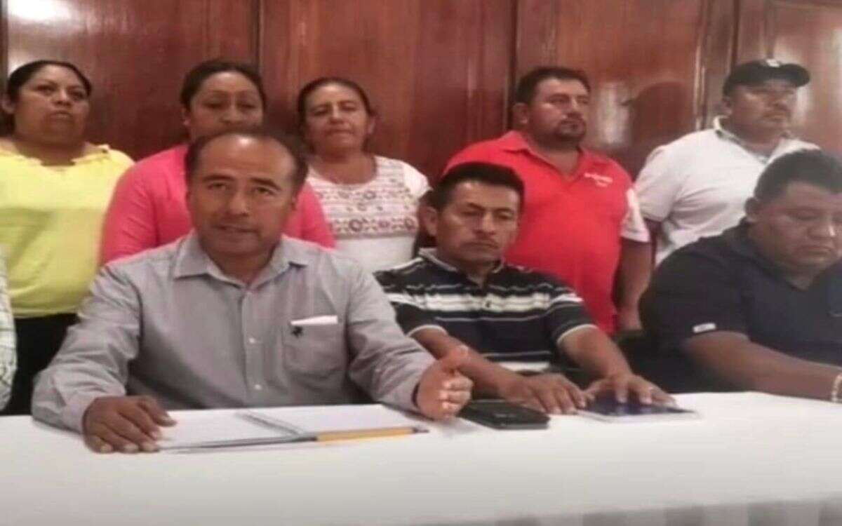 Comuneros retienen a alcalde y regidores de Magdalena Apasco, Oaxaca