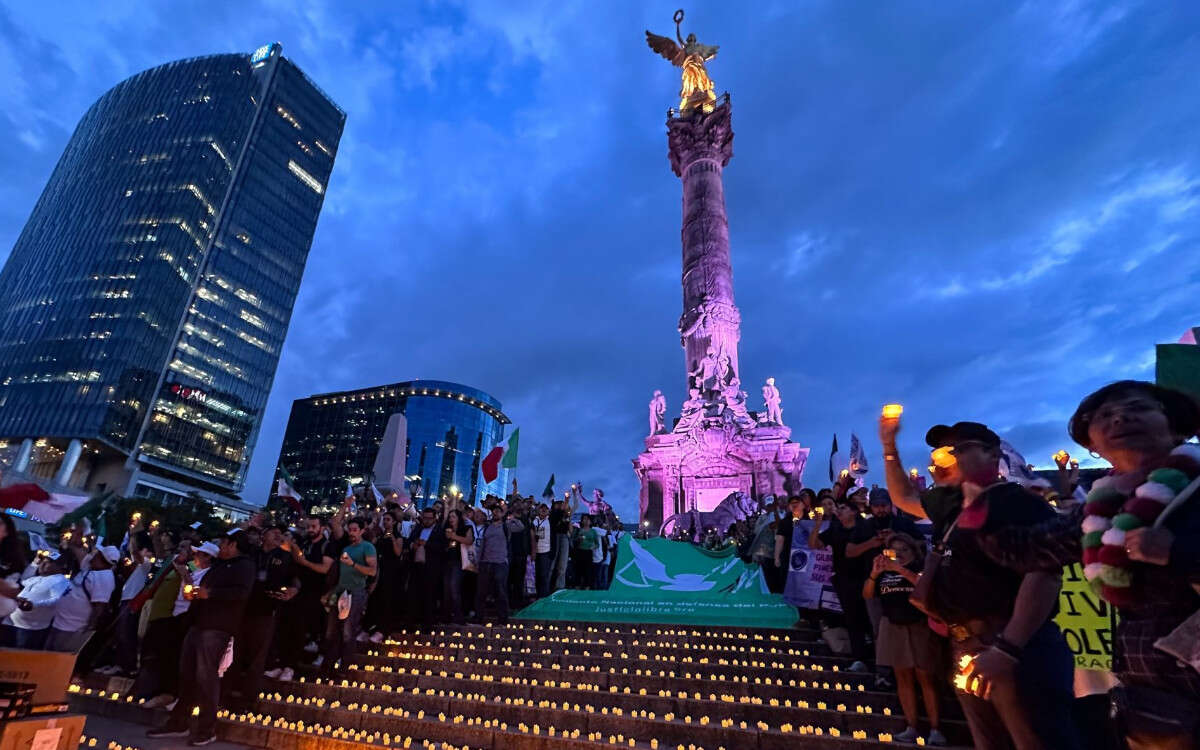 Se reúnen en el Ángel de la Independencia para protestar contra la Reforma Judicial