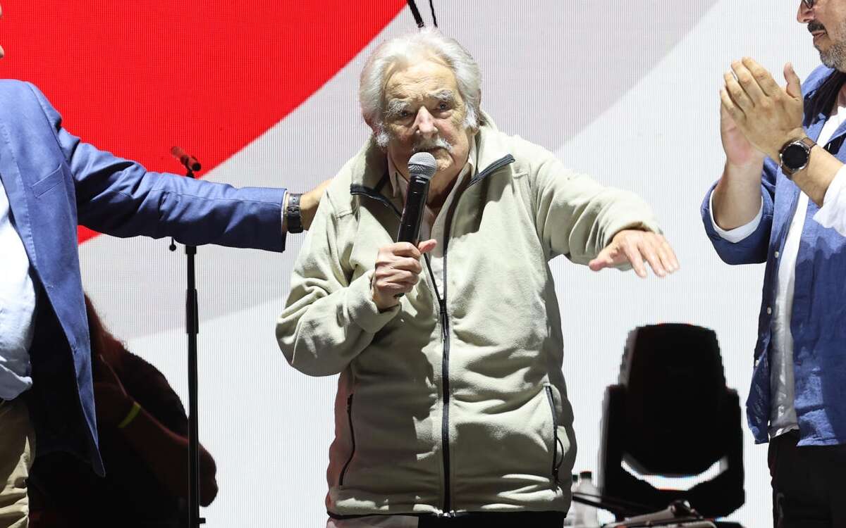 José ‘Pepe’ Mujica reaparece en público a un mes de ser intervenido quirúrgicamente