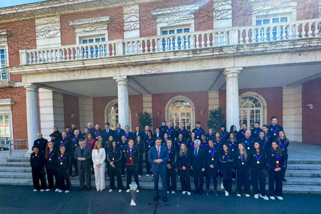 Recibe Pedro Sánchez a La Roja Femenil, campeona de la UEFA Nations League | Video