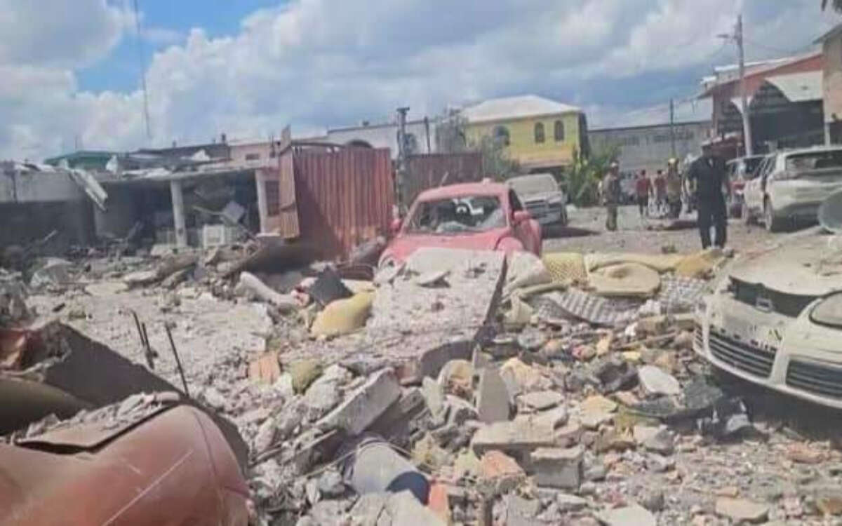 Fuerte explosión frente a secundaria de Reynosa; reportan al menos un muerto