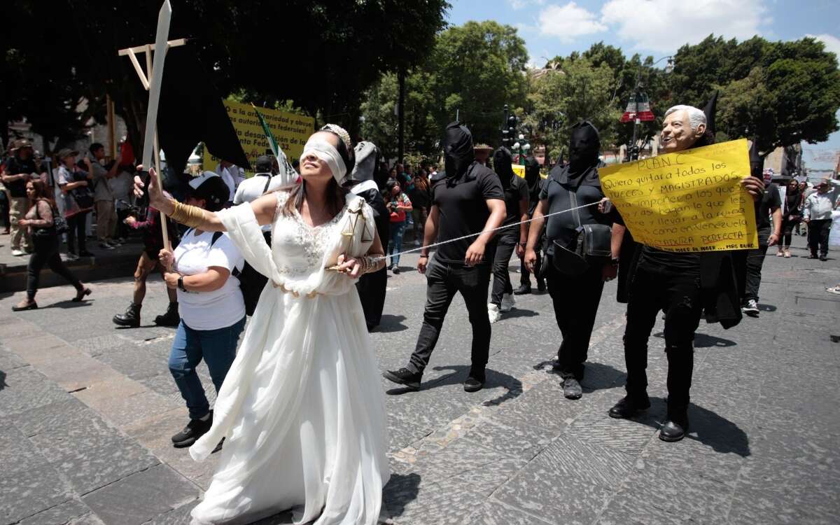 Jufed se suma a manifestación contra reforma judicial