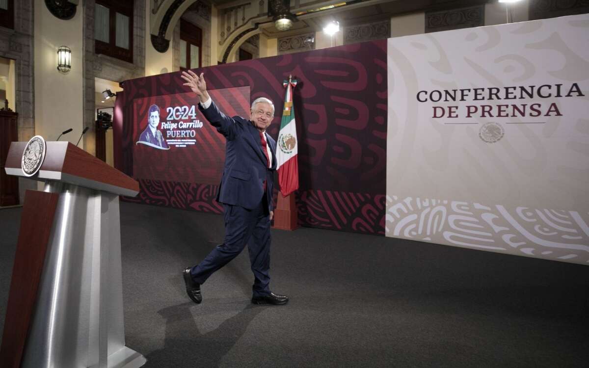 AMLO manda carta de despedida a morenistas; les pide evitar la prepotencia