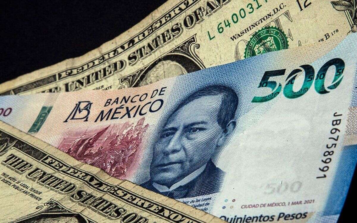 Peso mexicano cae y rompe la barrera de los 20 por dólar