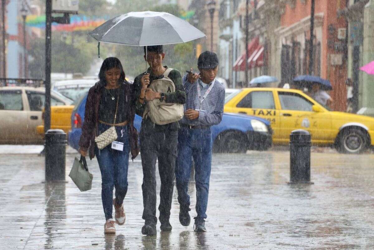 Martes lluvioso en 26 estados por onda tropical y otros fenómenos atmosféricos