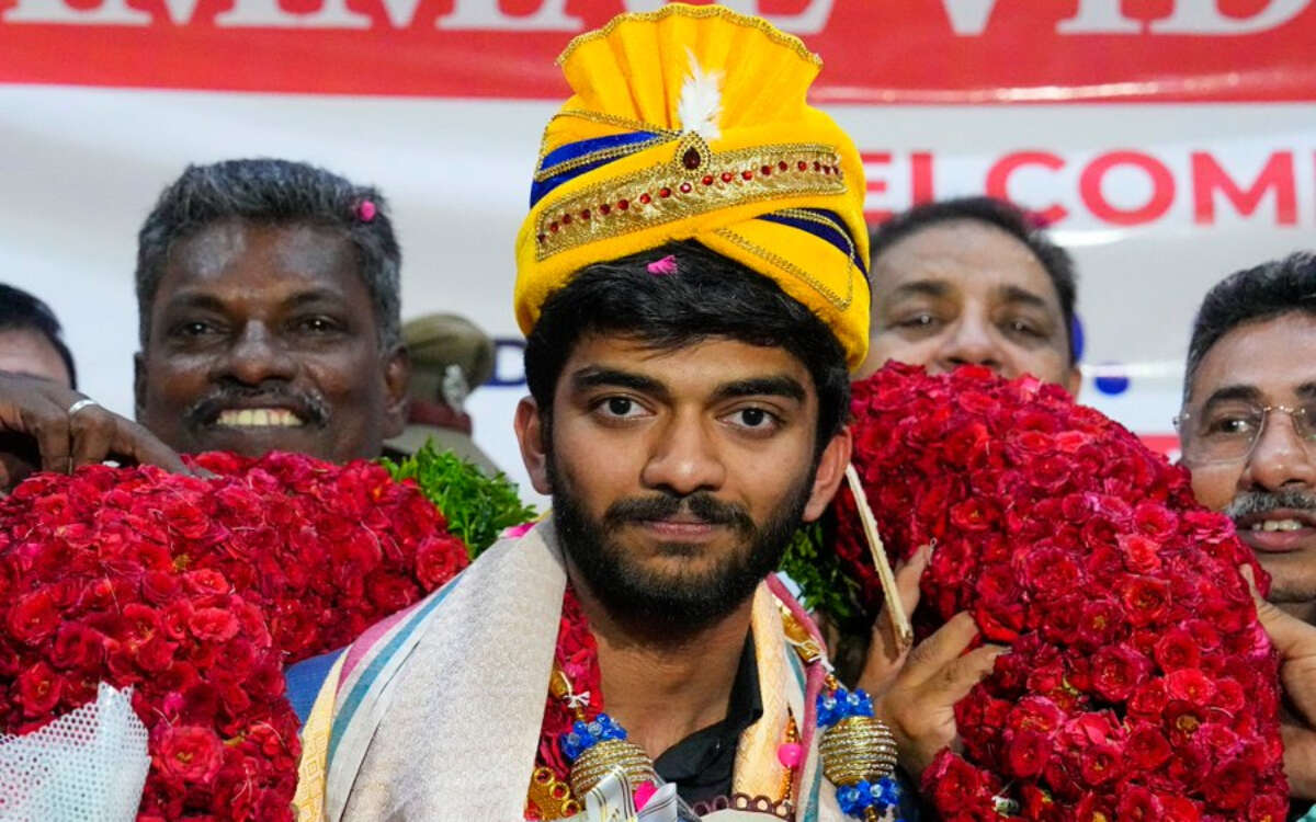 Reciben como héroe nacional a Dommaraju Gukesh en Chennai, India | Video