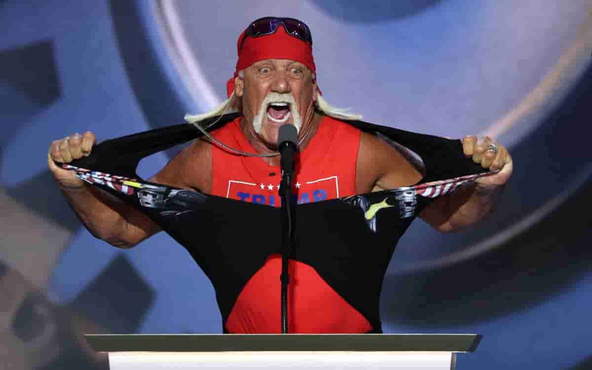 Video | Hulk Hogan lanza beso a Trump y le llama ‘mi héroe’