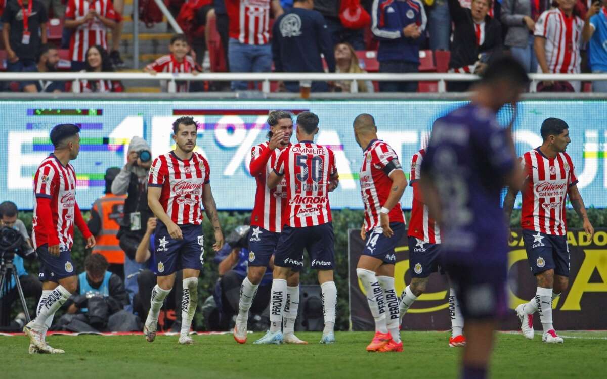 Castigan con veto al Chivas por violencia contra hincha del Atlas