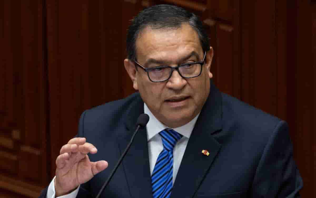 Renuncia primer ministro de Perú tras ser acusado de presunta corrupción