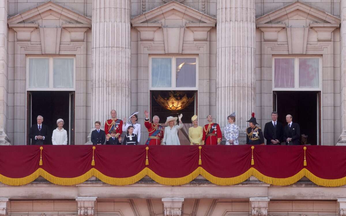 ¿Cuándo abrirán a turistas la habitación del Palacio de Buckingham donde posa la realeza?