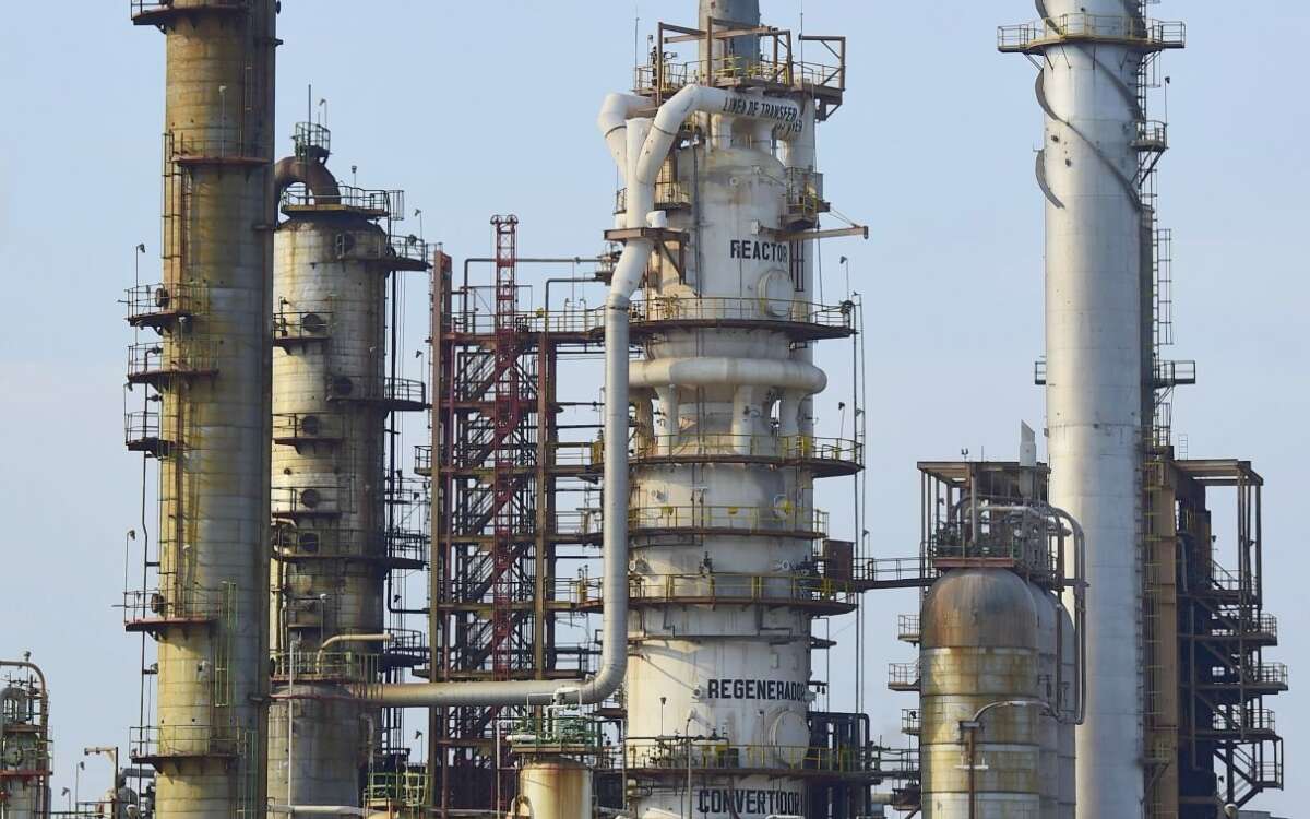 Sofocan incendio en refinería Salina Cruz de Pemex