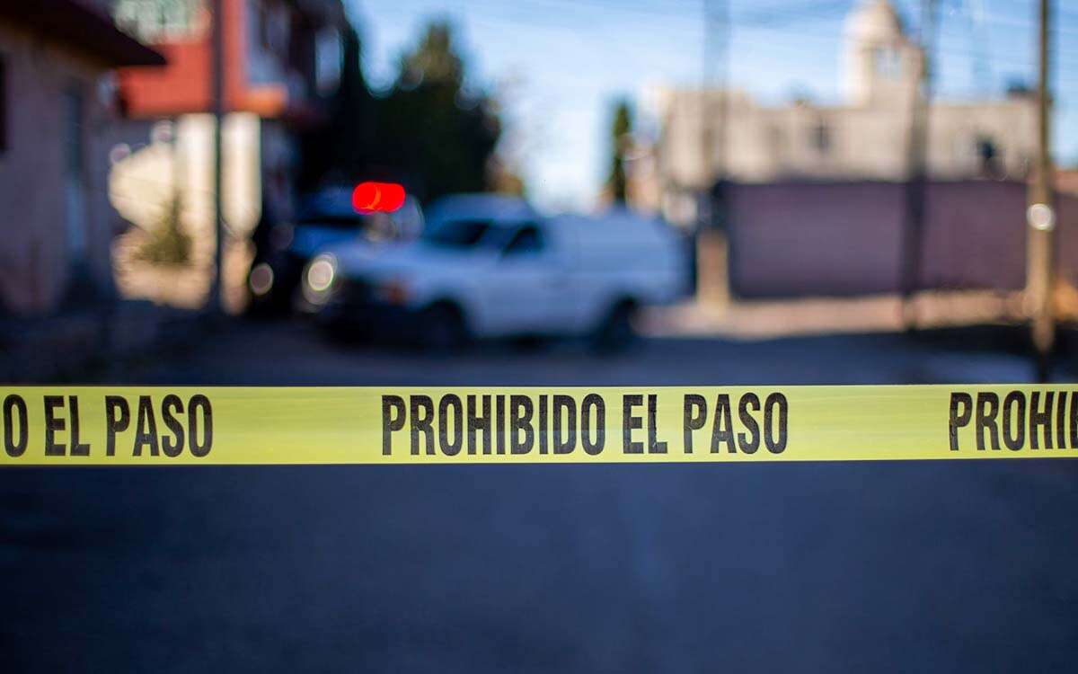 Sujeto ingresa a casa en Iztapalapa y mata a 3 personas; familiar de víctimas le dispara a agresor