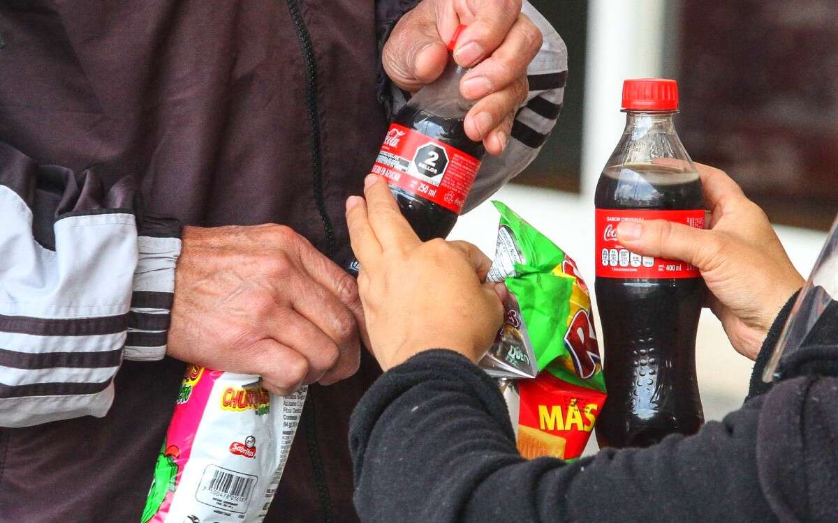 Organizaciones interponen amparo contra SEP por venta de alimentos ‘chatarra’ en escuelas