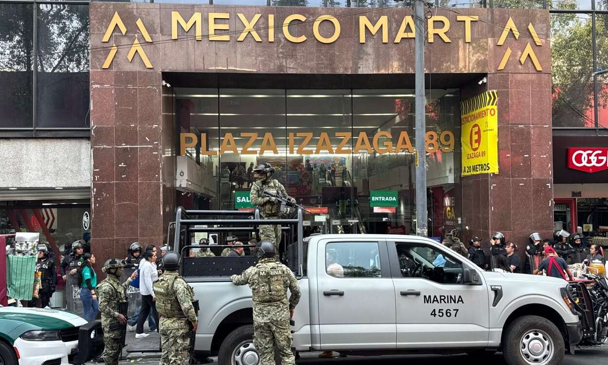 Videos y fotos | Realizan operativo en Plaza Izazaga 89; ‘se aplicará extinción de dominio’: Ebrard