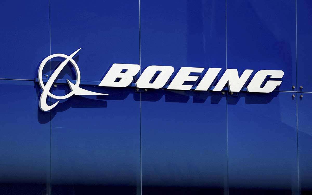 Trabajadores de Boeing votan a favor de un nuevo contrato y terminan huelga