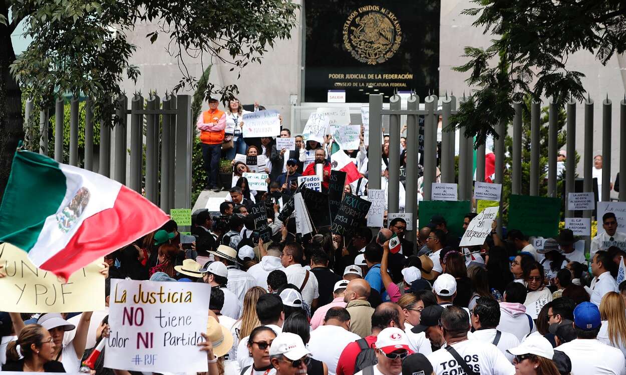 Paro judicial cumple una semana; protestan en la sede del CJF