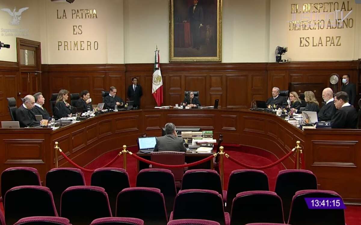 México corre el riesgo de un golpe de estado contemporáneo con reforma judicial: Gargarella