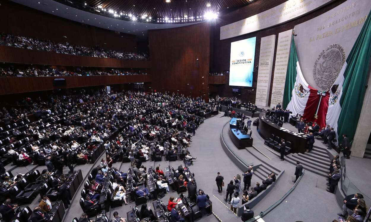 Cámara de Diputados recibe suspensión de amparos contra reforma judicial