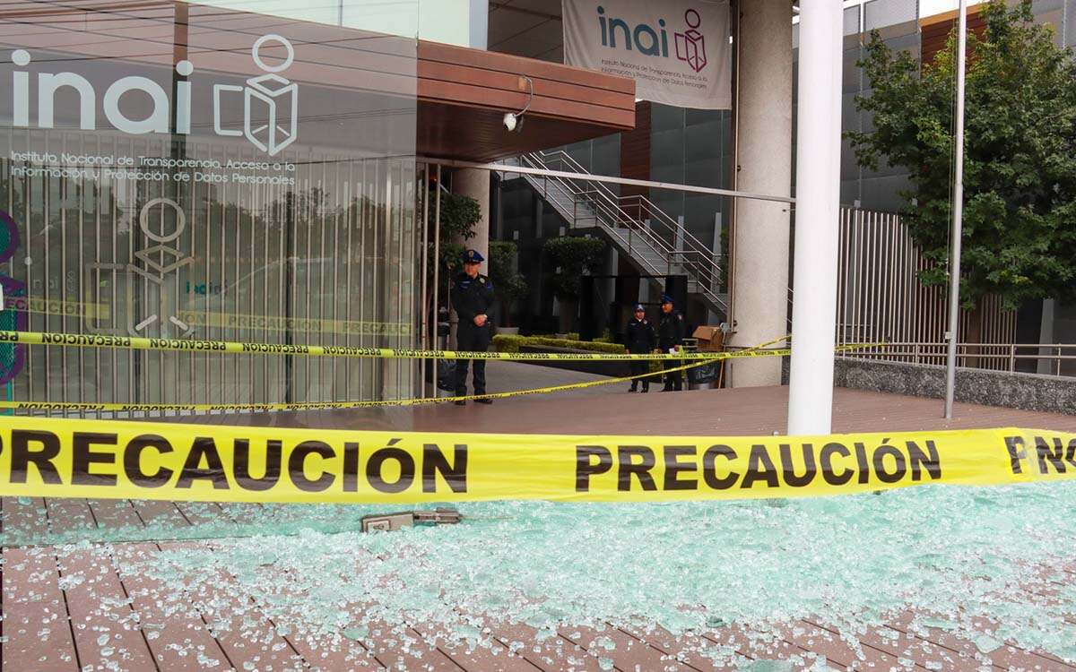 Fiscalía CDMX abre investigación sobre daños a fachada del INAI