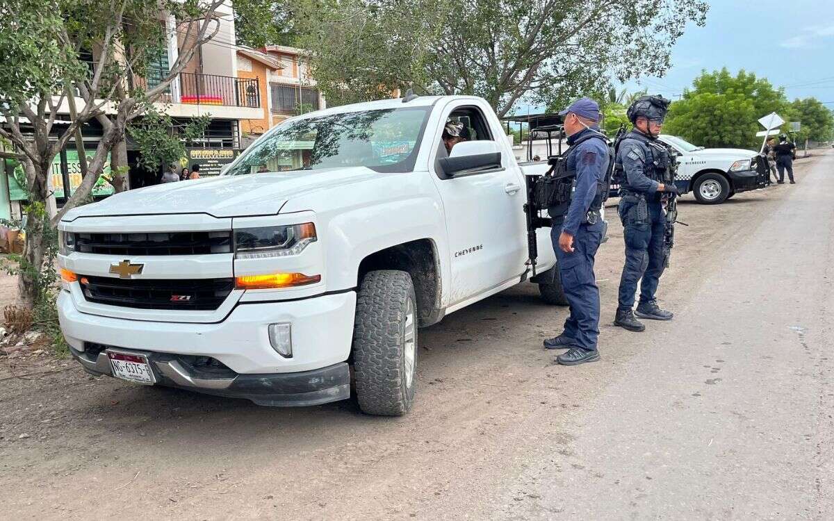 Alumnos se resguardan en salones de balaceras entre cuatro cárteles en Tierra Caliente