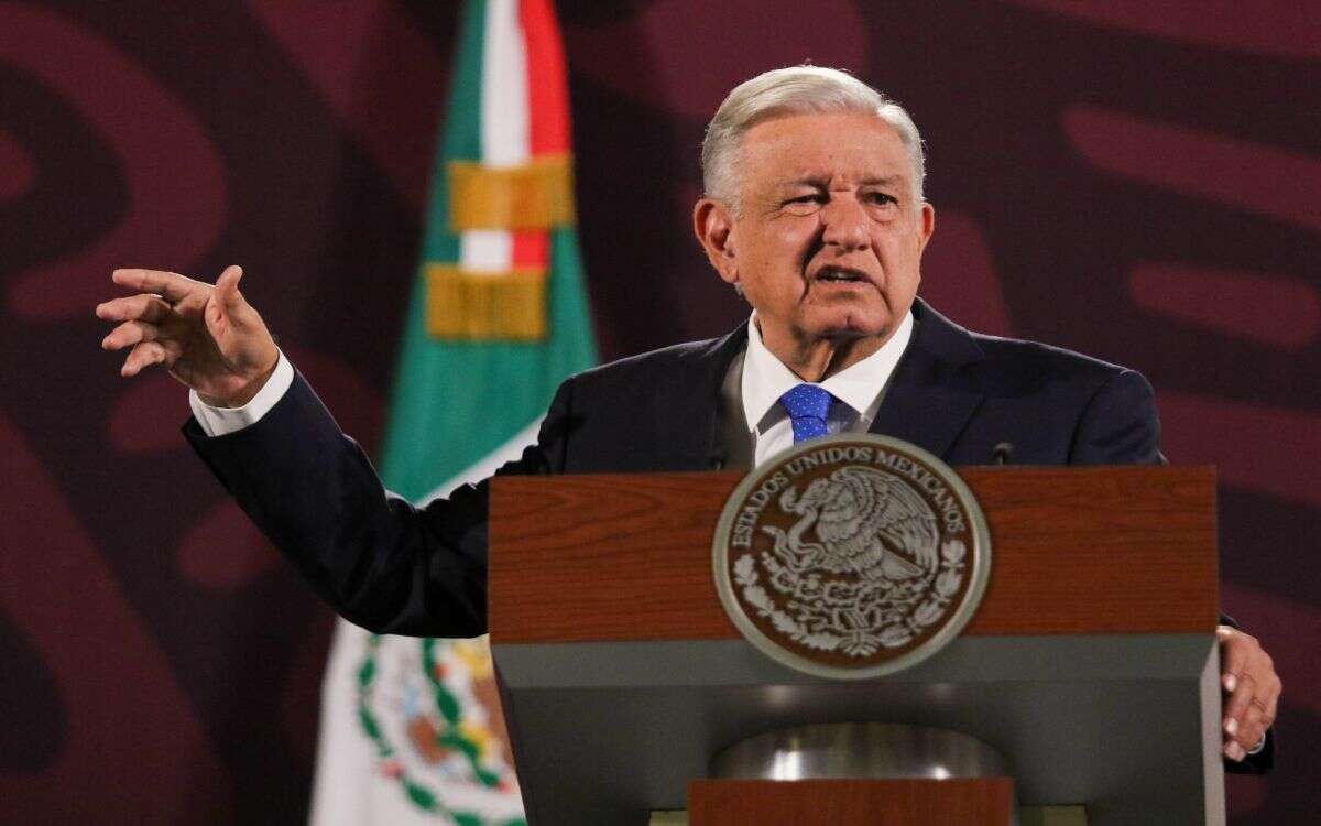 AMLO se lanza contra jueces que aprobaron amparos contra la iniciativa de reforma judicial