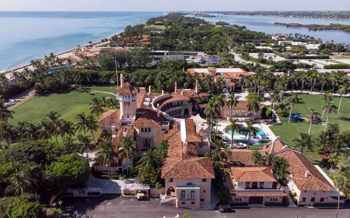 Roba auto en Florida y conduce a Mar-a-Lago para hablar con Trump; es detenido