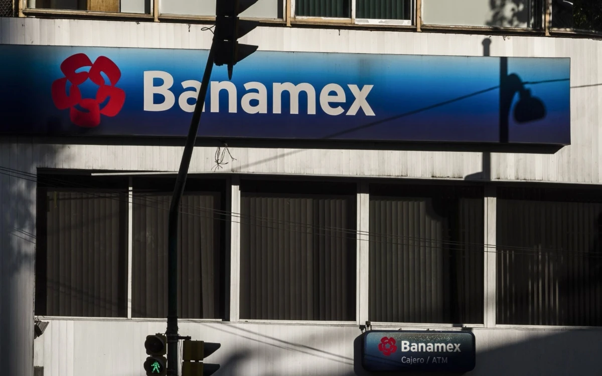 Grupo México, de Germán Larrea, presenta oferta para comprar 100% de Banamex