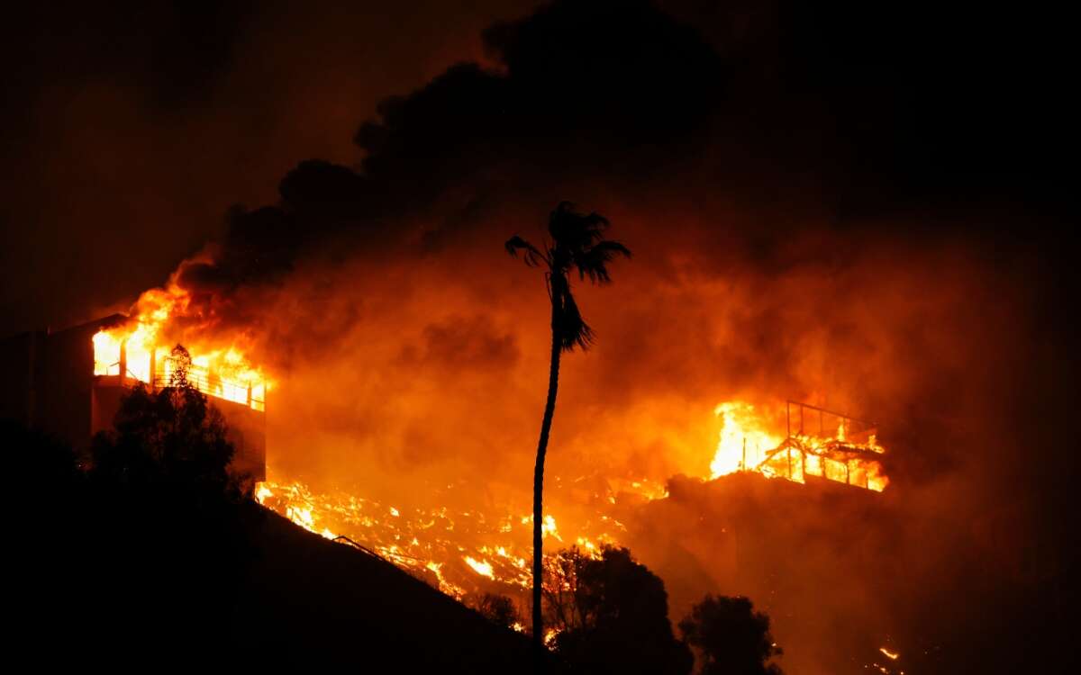 Videos | Nuevo incendio Los Ángeles; amenaza zona cercana al Paseo de la Fama de Hollywood