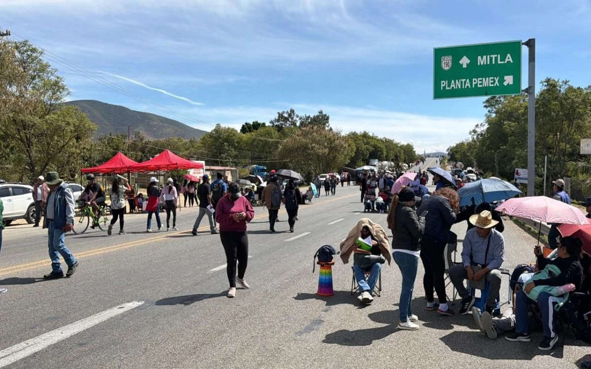 CNTE radicaliza protestas en Oaxaca contra la Ley del Issste