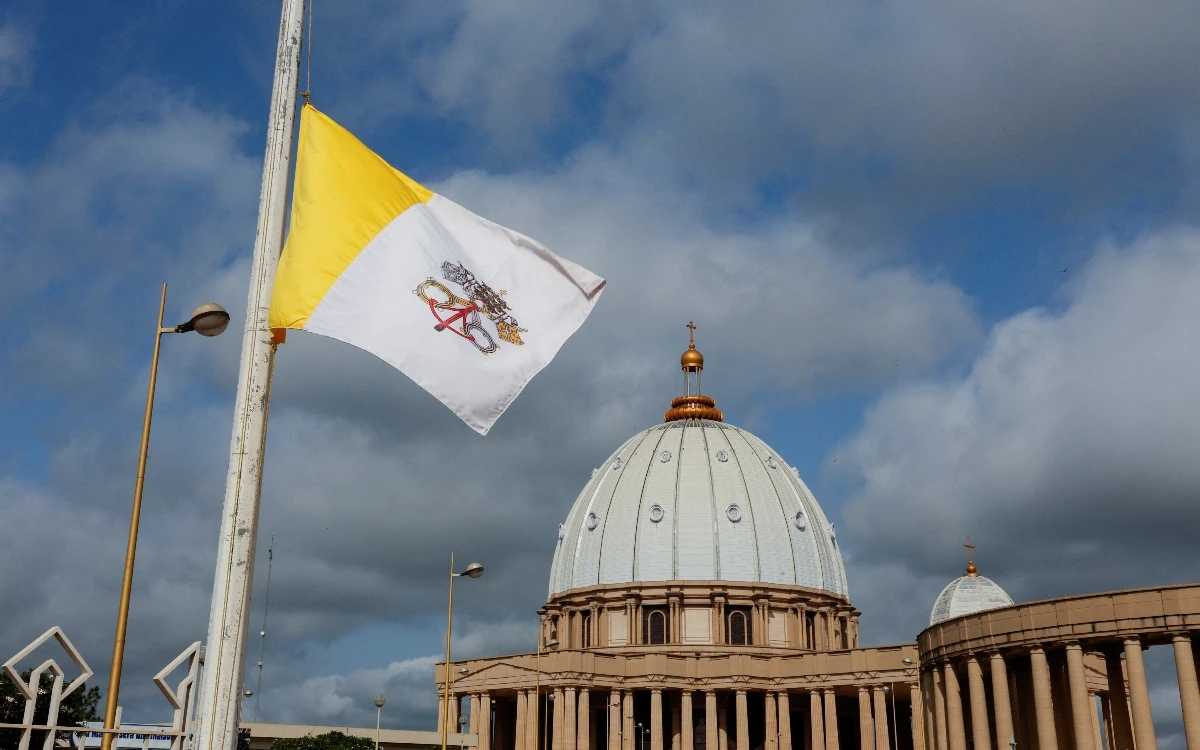 Decreta Italia cinco días de luto por la muerte del Papa Francisco