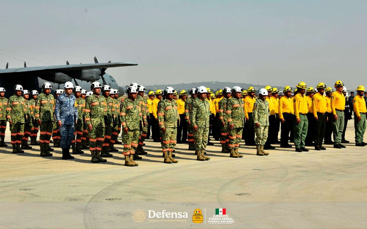 Regresa a México delegación que ayudó a sofocar incendios en Los Ángeles