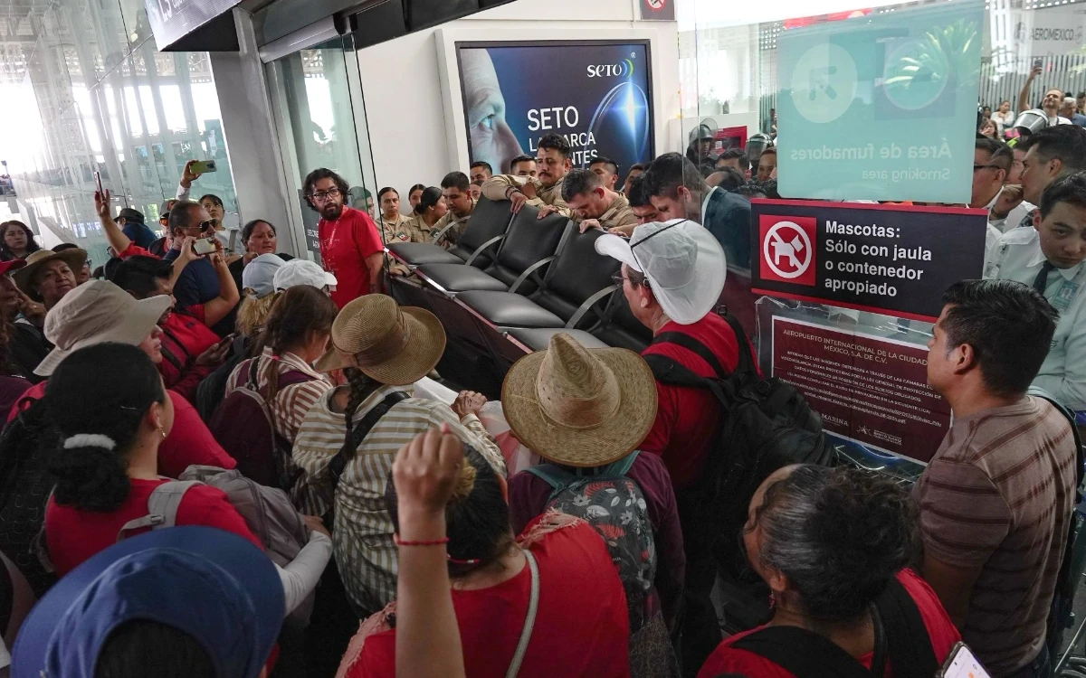 CNTE bloquea T1 y T2 del AICM; así puedes llegar al Aeropuerto
