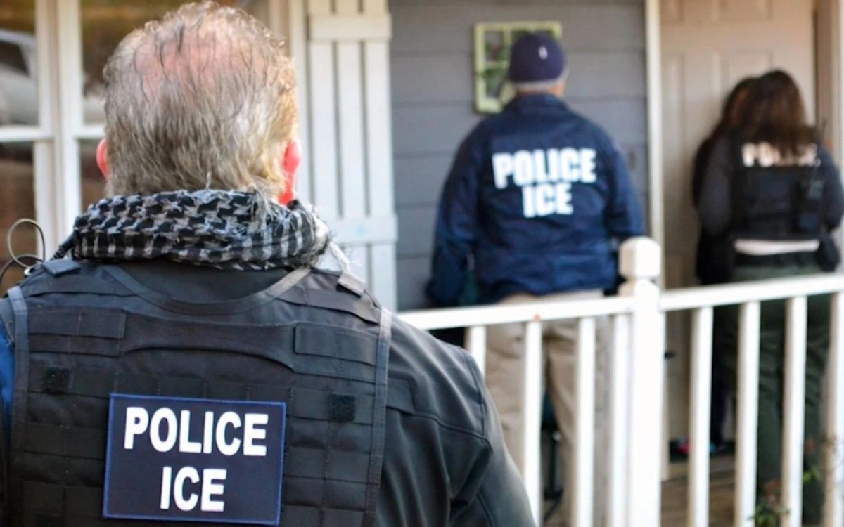 Padres de familia de escuela en California piden a Migración liberar a estudiante detenido