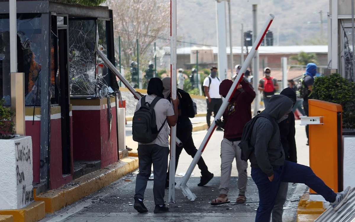 Autopistas bajo asedio: la crisis estructural de la movilidad en México | Artículo de Mario Luis Fuentes